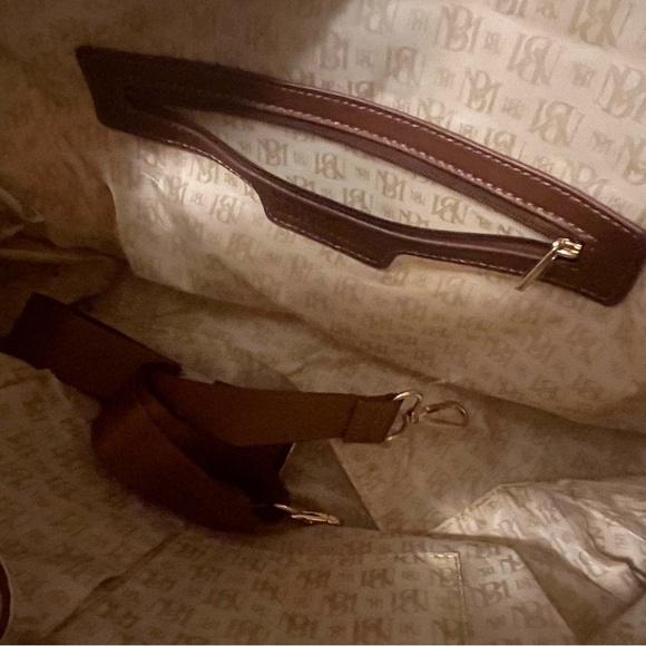 NWOT Badgley Mischka Barbara Tote Weekender Travel Bag White Canvas/Tan Leather - Picture 9 of 14